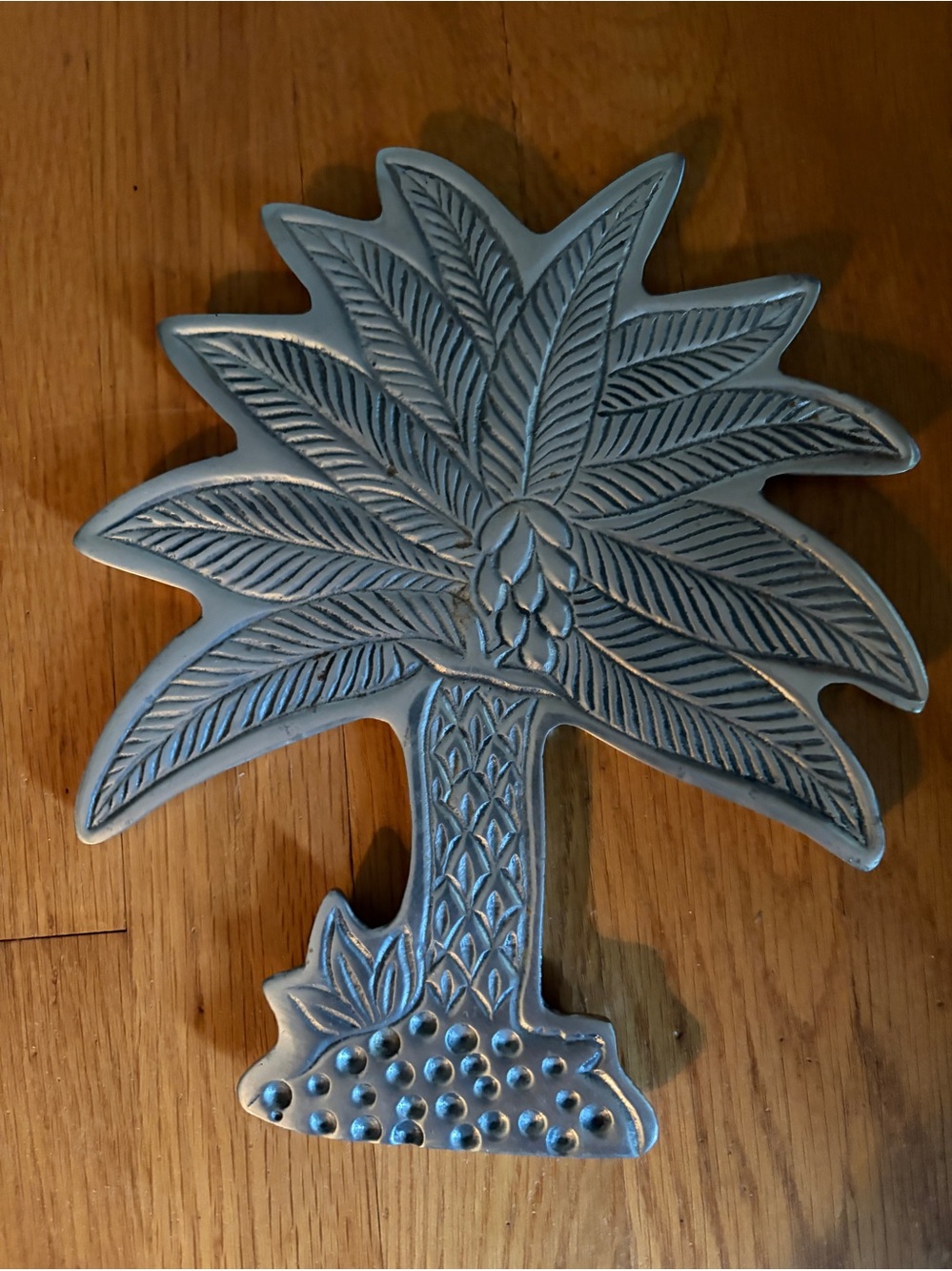 IHI India Silver Palm Tree Hot Plate Trivet 9” Tall 7.5” Wide
